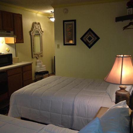 Victorian Inn Sparks Room photo