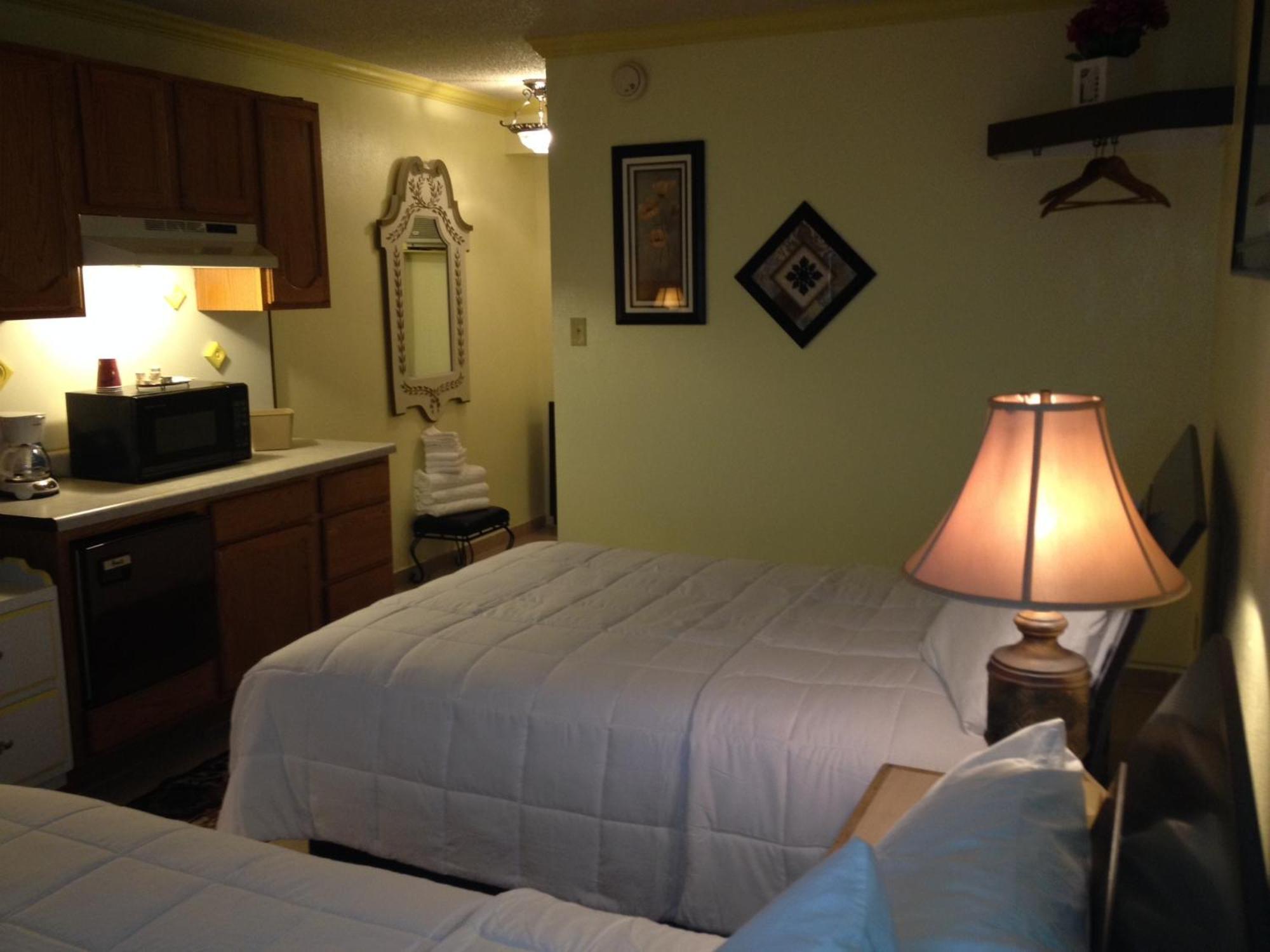 Victorian Inn Sparks Room photo