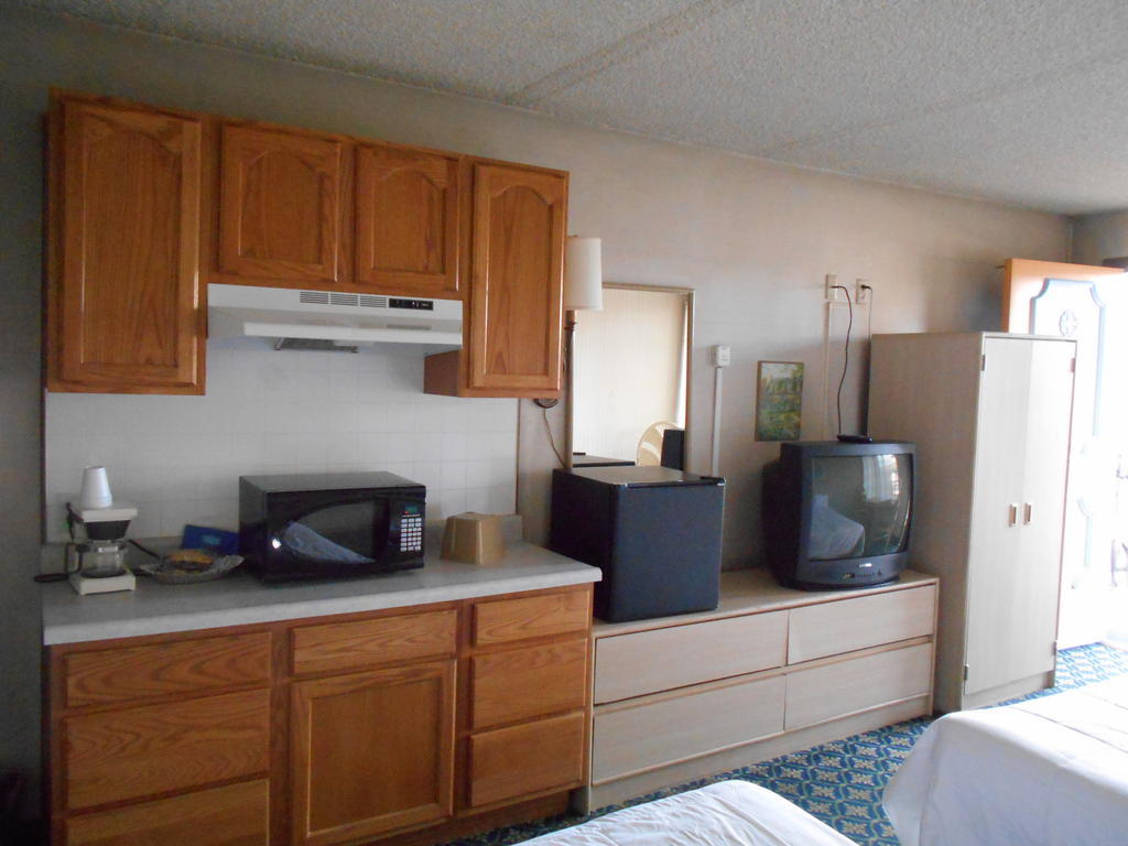 Victorian Inn Sparks Room photo