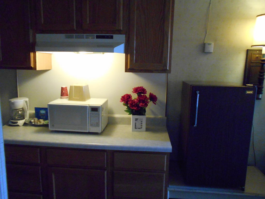 Victorian Inn Sparks Room photo