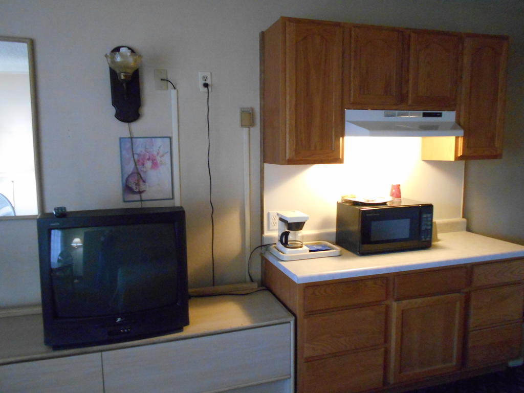 Victorian Inn Sparks Room photo